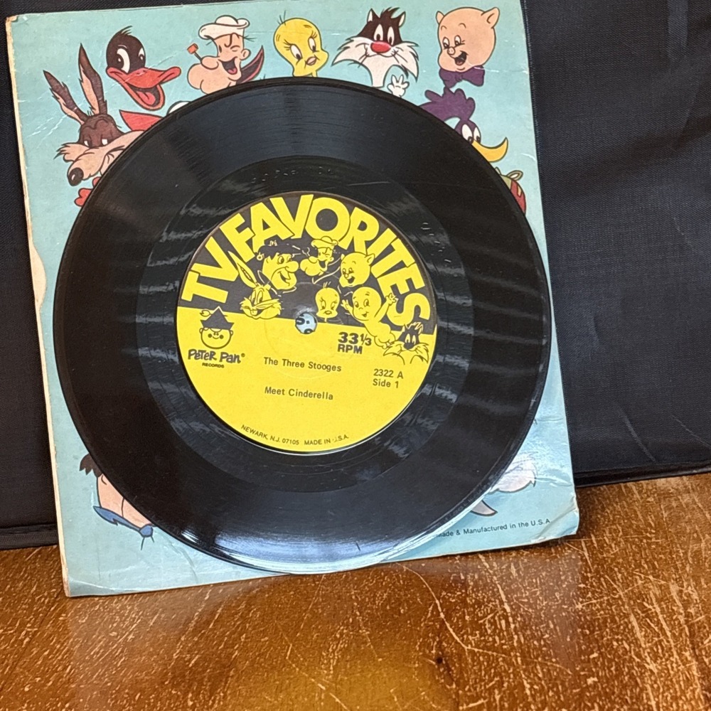The Three Stooges Meet Cinderella! By Peter Pan Records. 7"-33 1/3 RPM Little LP - Picture 4 of 5